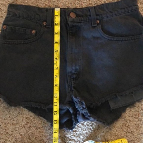 Levi's High Waisted Shorts - Picture 5 of 5